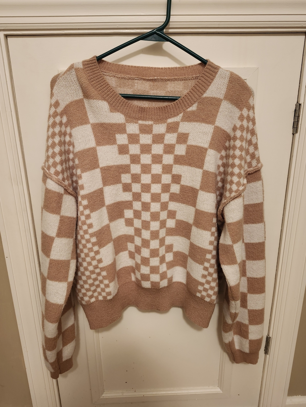 SHEIN Checkerboard Crewneck Sweater in Cream & Tan